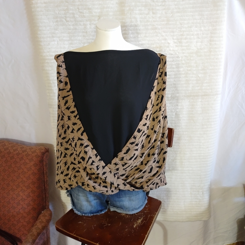 The Pyramid Collection Chiffon Cat Tank